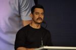 Aamir Khan at Star TV_s new show announcement in Taj Land_s End on 22nd Oct 2011 (8).JPG